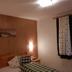 Pfeifer Apartment *